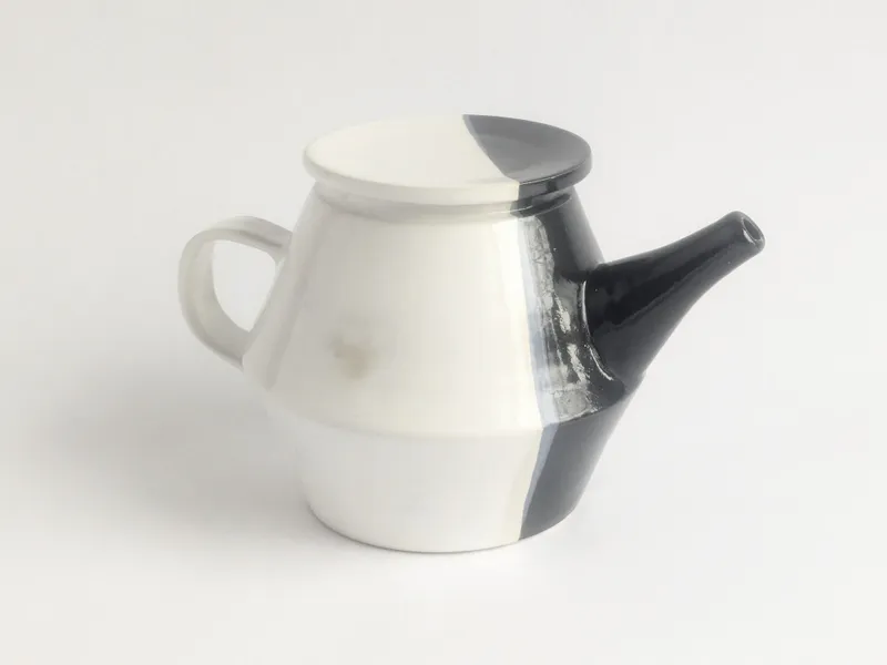 Obsidian Frost Split Barrel Pourer Teapot